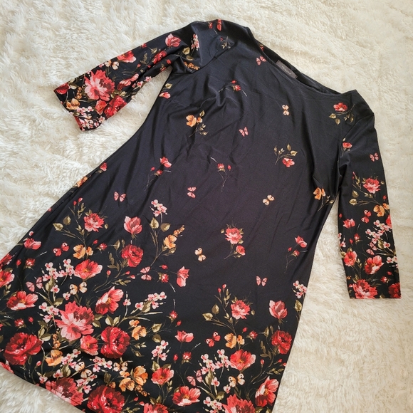 Floral pull over dress - Picture 2 of 2